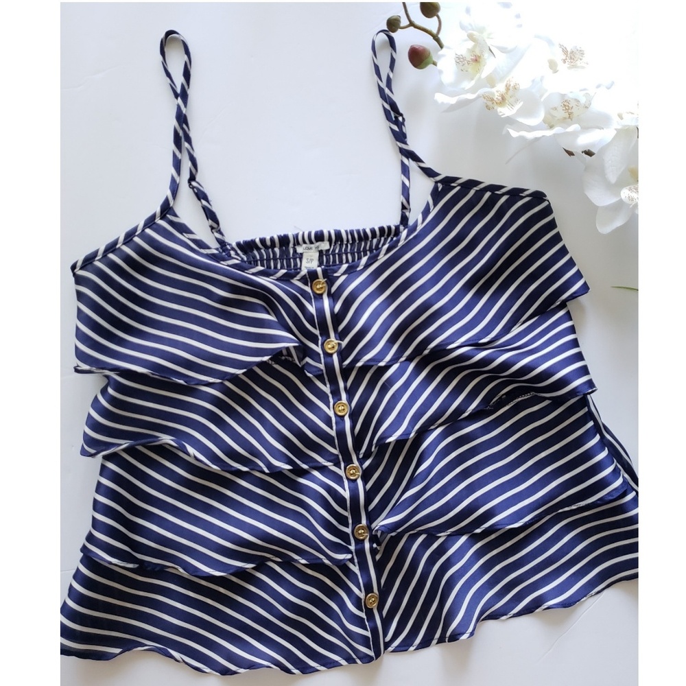 CUTE 💙RUFFLE TOP